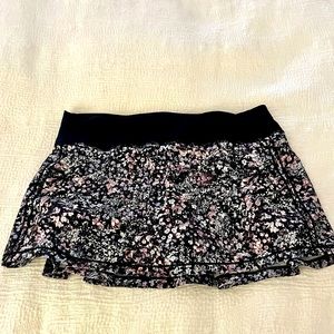 *SOLD**RARE Lululemon Pace Rival Skirt 6